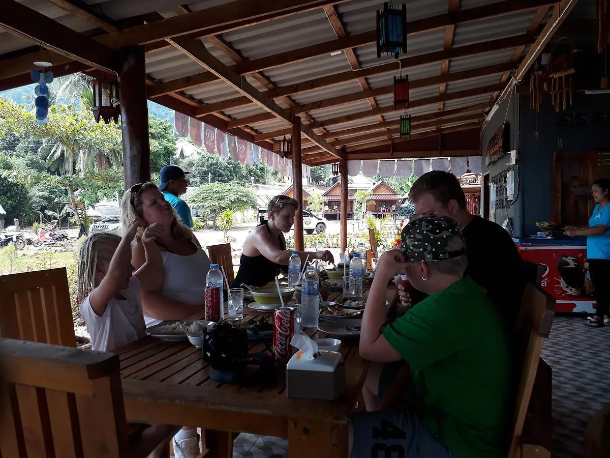 *** リゾート Mook Anda Lanta Village Ko Lanta タイ王国